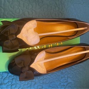 Solid black patent J Renée bow low pumps heels shoes, size 9.5 W NEW